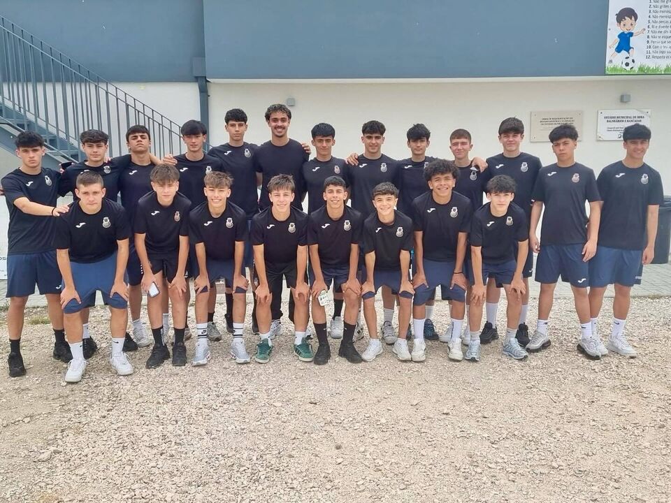 João Muniz aconselha jovens da AF Viseu, onde se destacou antes do Sporting