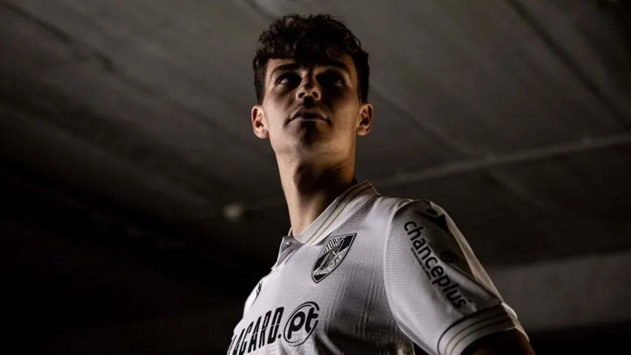 Paulo Vitor, defesa, é o alvo para substituir possível saída de Filipe Relvas