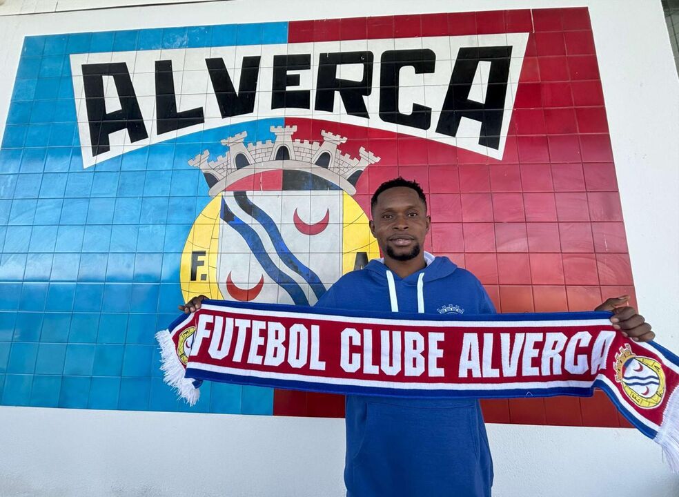 Bukia mantém contrato com o Futebol Clube Alverca