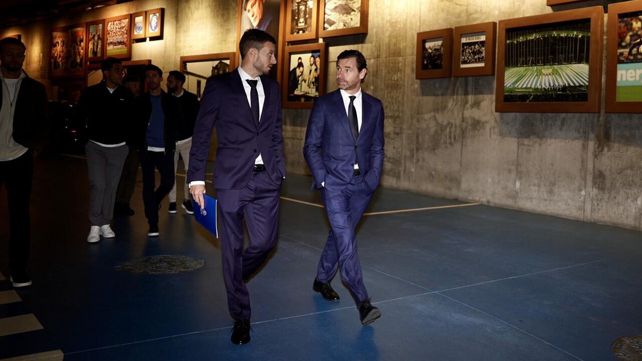 Martín Anselmi informado da decisão do FC Porto no Estádio do Dragão