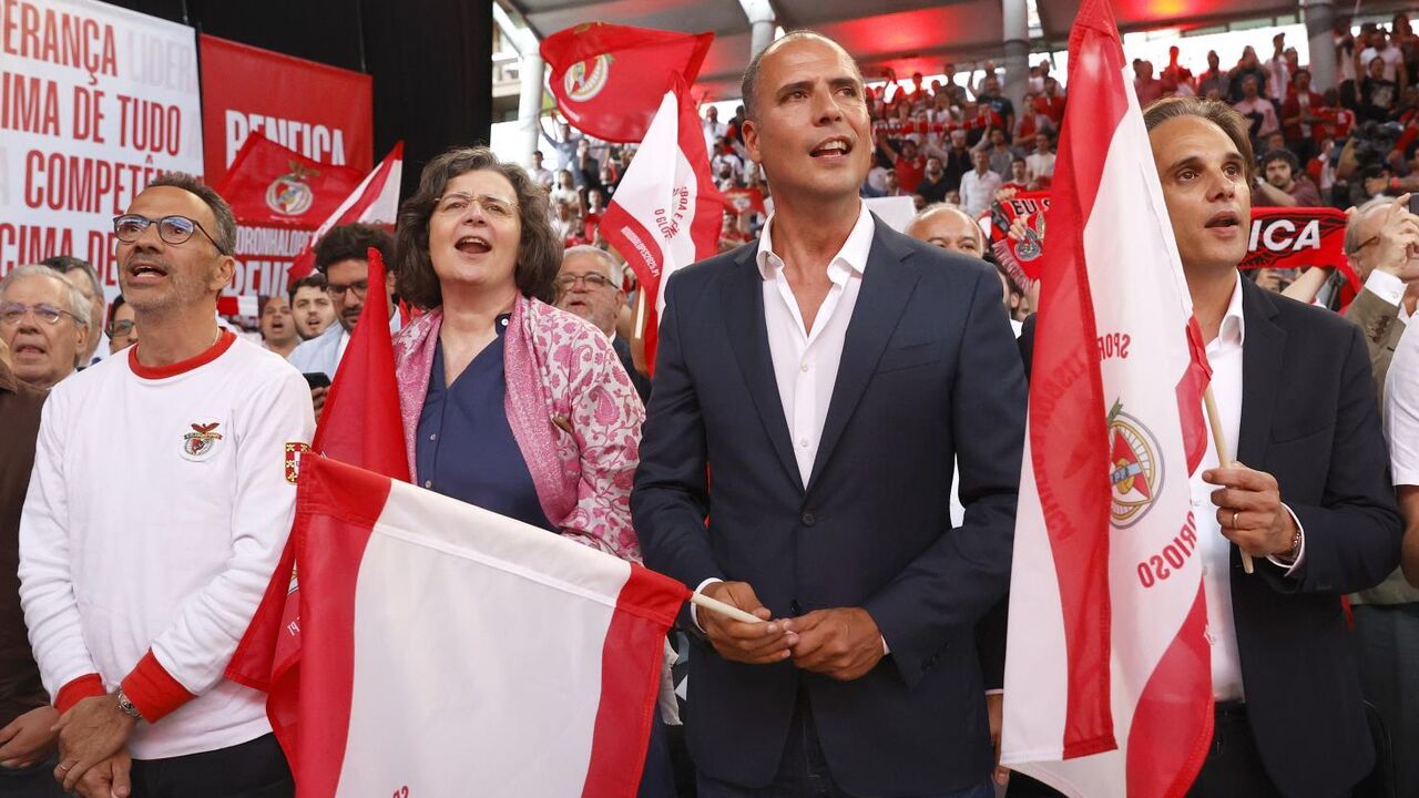 Ricardo Araújo Pereira apoia o Benfica, diferenciando Rui Costa jogador do presidente