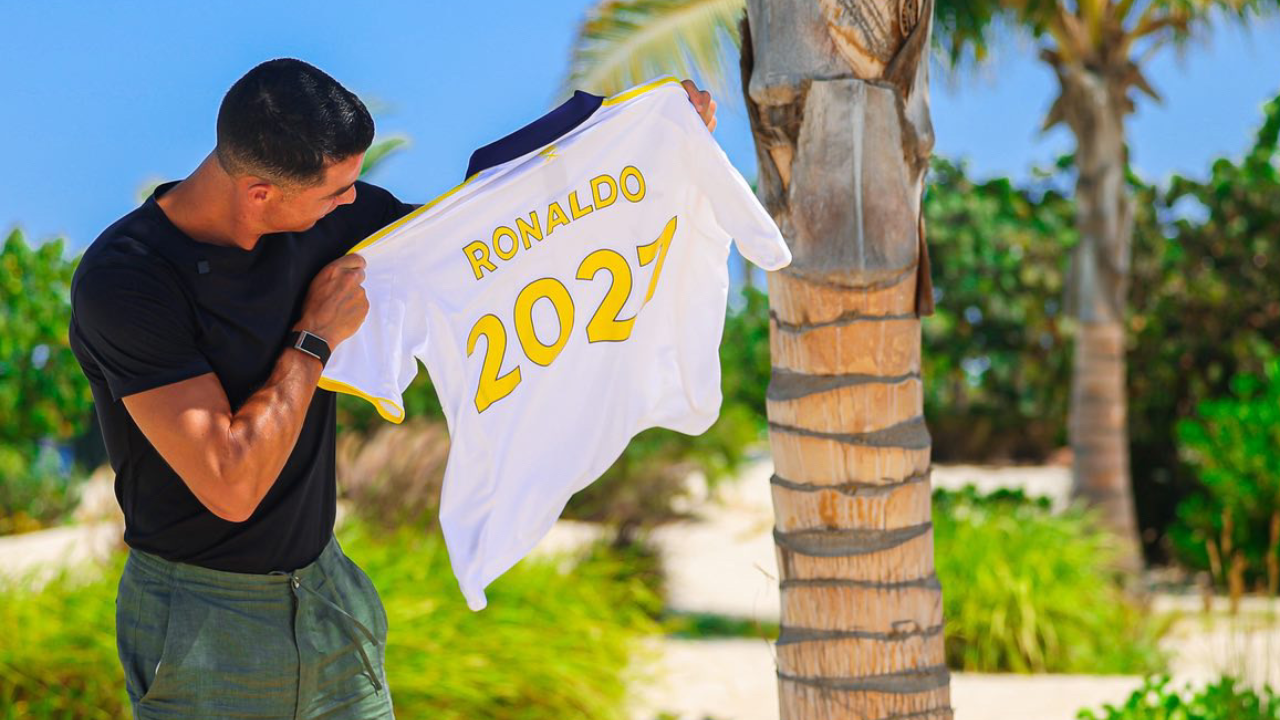 Cristiano Ronaldo renova com o Al Nassr e quer reforçar o palmarés