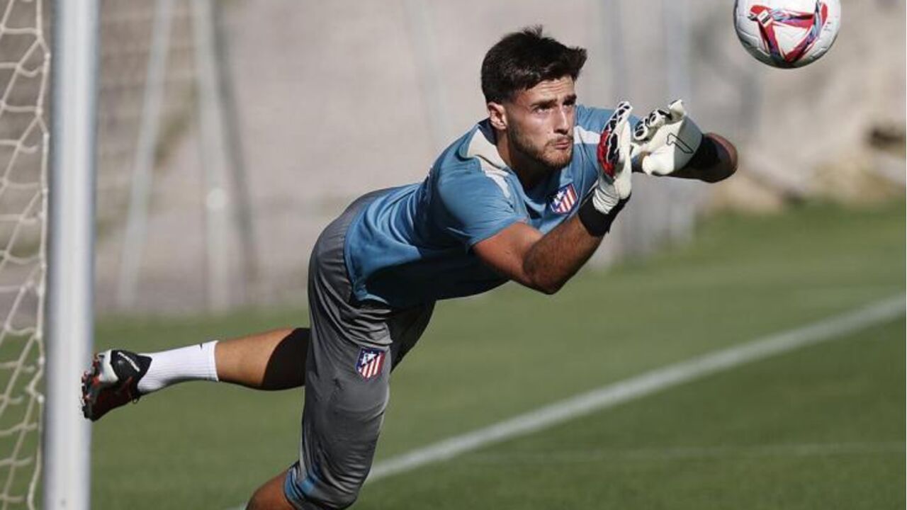 António Gomís, guarda-redes, assina pelo Vizela até 2027