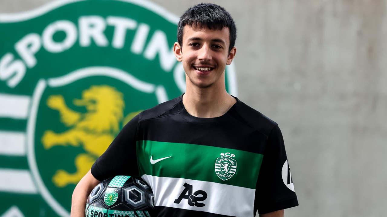 Leonardo Tavares assina contrato com o Sporting e ambiciona a equipa principal