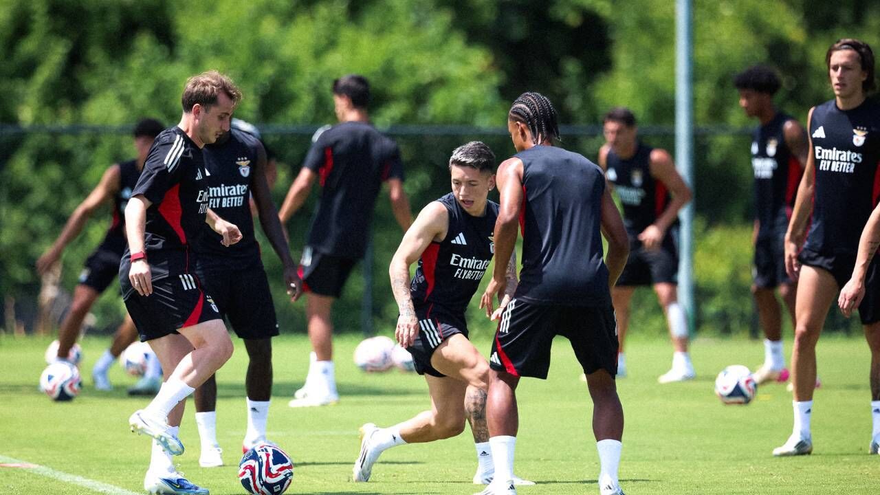 Benfica prepara jogo com o Chelsea com treino intenso no Seixal