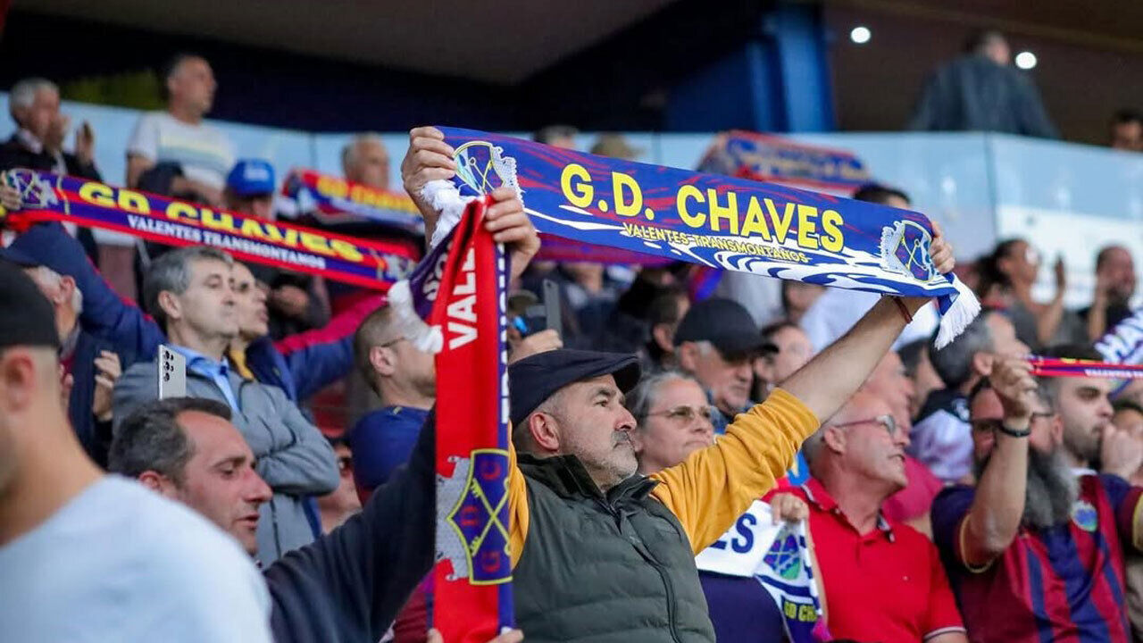 Fãs do Chaves mostram apoio ao clube em parceria com restaurantes locais para 2025/2026