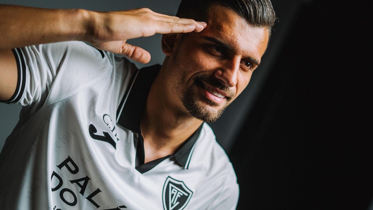 Anthony Correia assina pelo Ac. Viseu Central por uma época