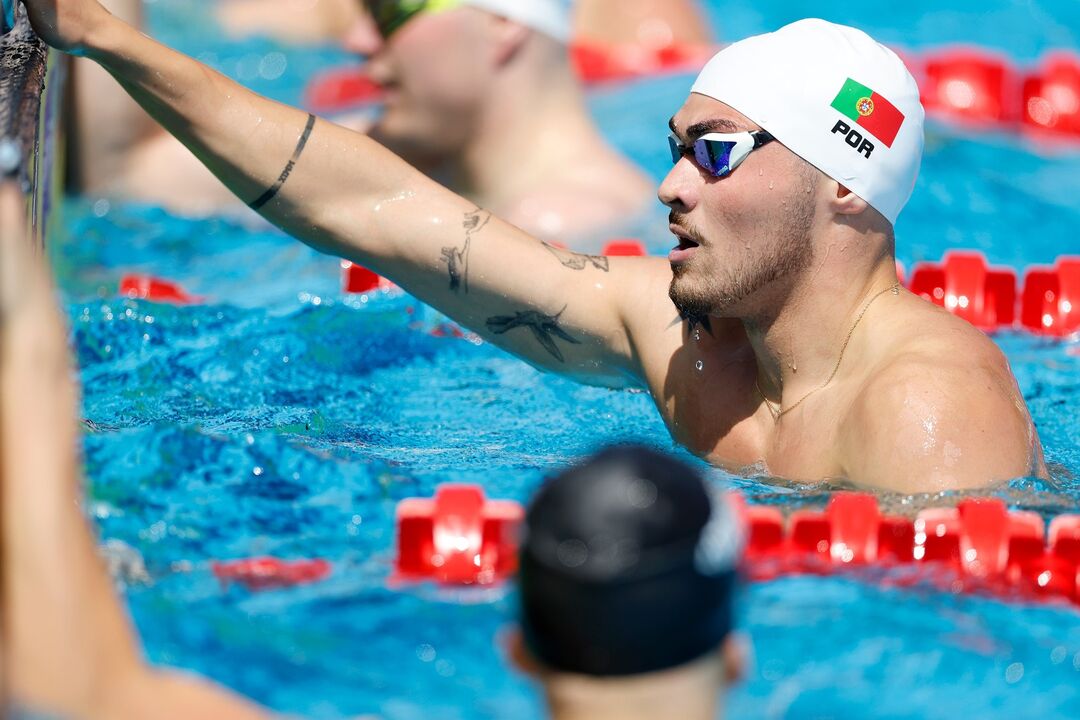 Diogo Ribeiro venceu os 50 metros livres com recorde nacional no Euro sub-23, em Samorin