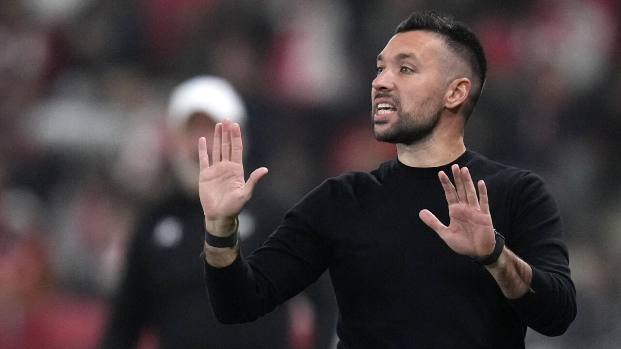 Farioli, ex-técnico do Ajax, pode ser o novo treinador do FC Porto