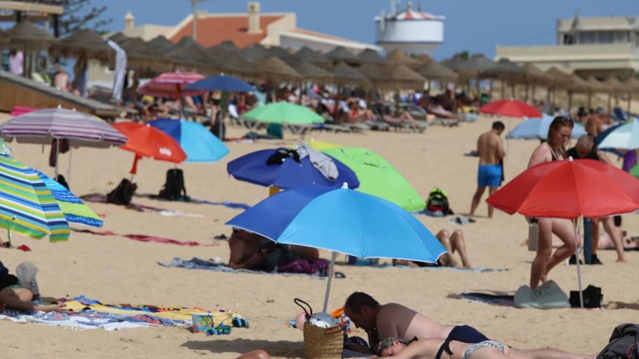 Praias portuguesas com risco muito elevado de exposição à radiação UV, segundo o IPMA