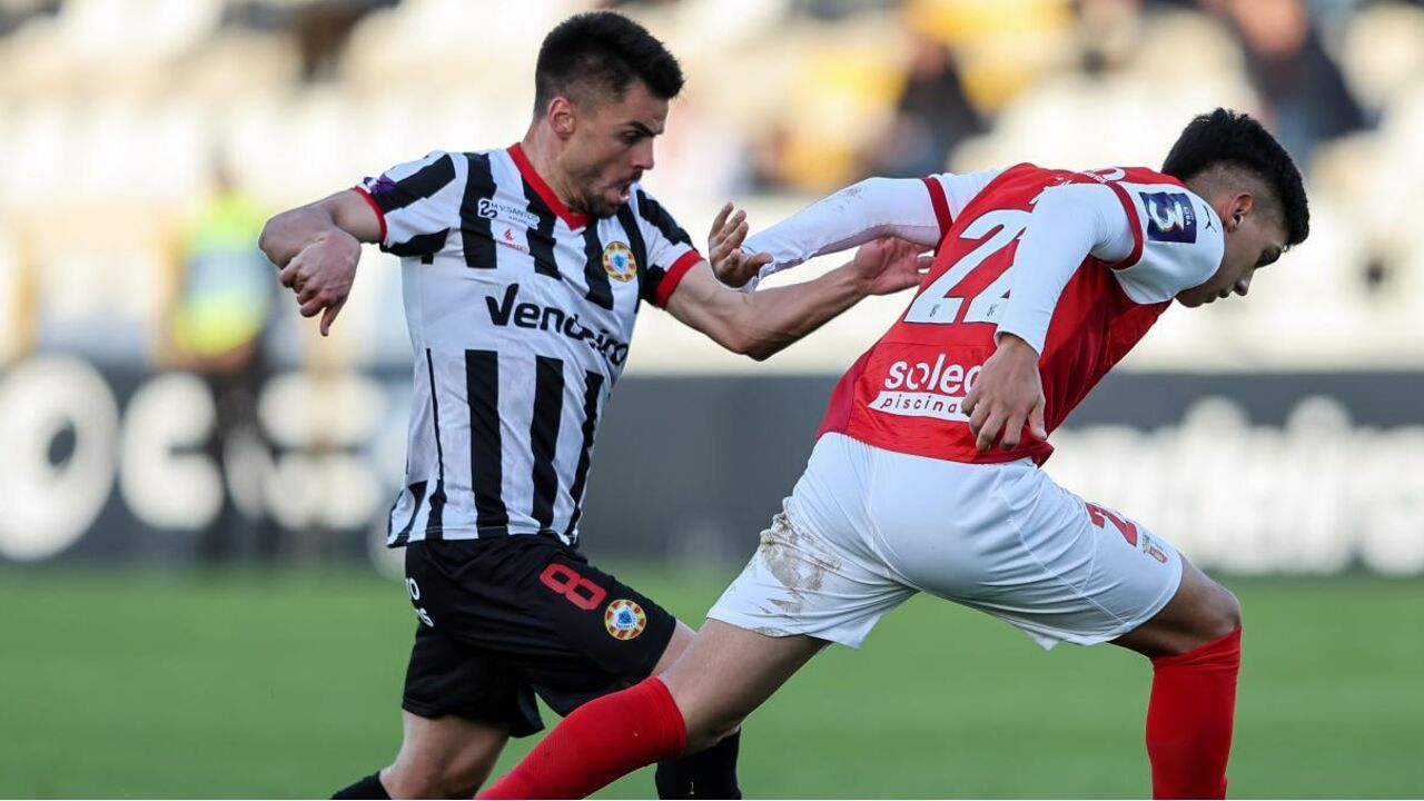 Rúben Oliveira renova contrato com Varzim por mais duas épocas