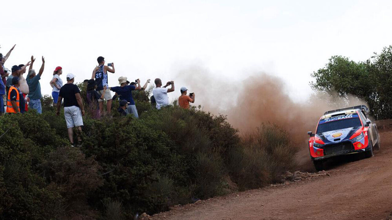 Ott Tänak vence Rali da Acrópole, na Grécia, apesar de problema na última especial