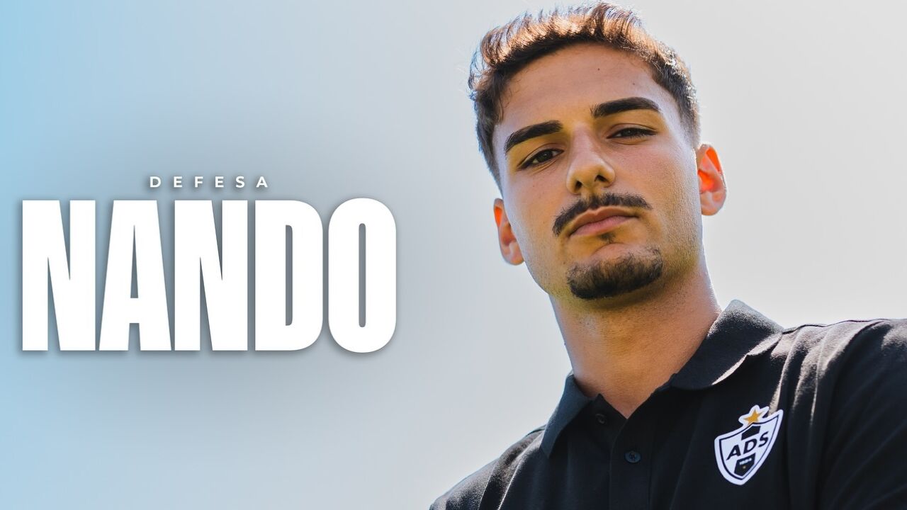 Nando, defesa, renova contrato com a Sanjoanense para a próxima época.
