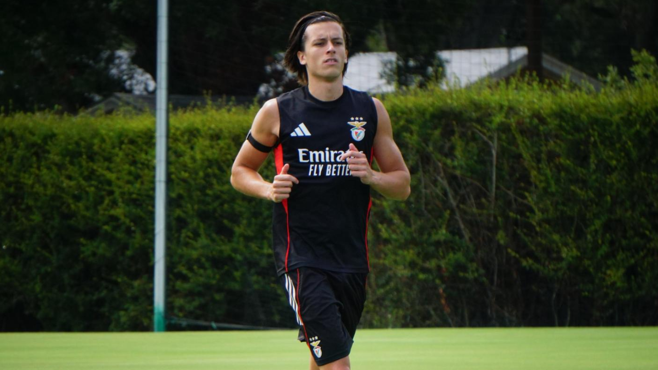 Carreras, lateral-esquerdo do Benfica, é alvo do Real Madrid