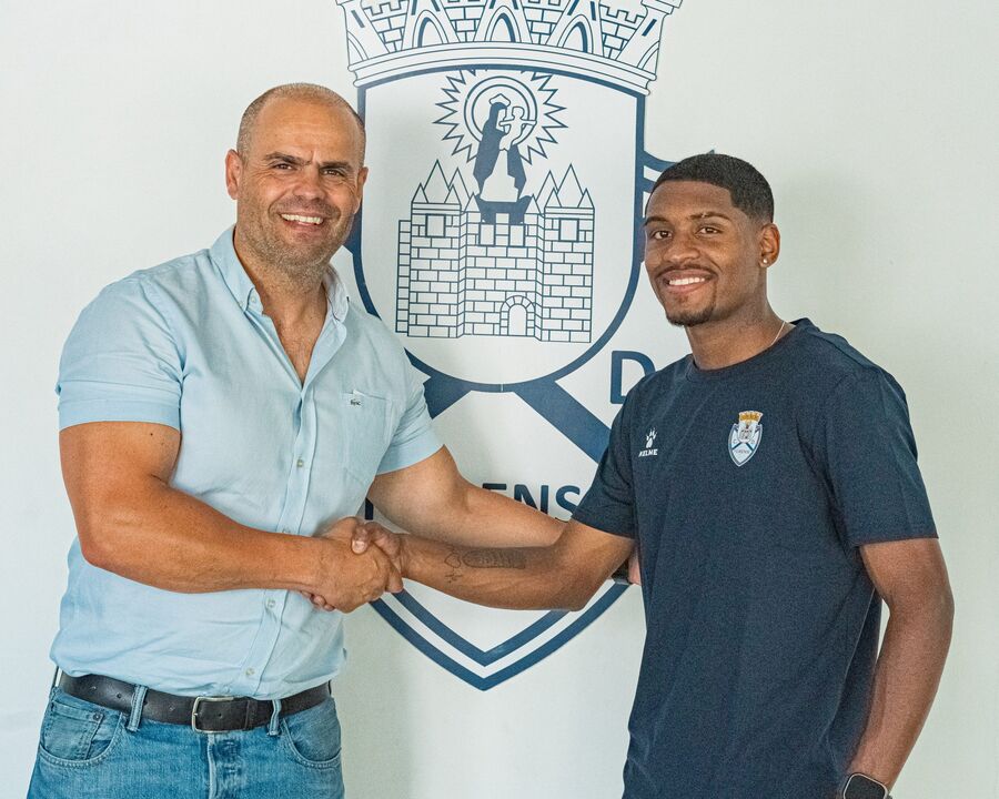 Pedrinho assina pelo Feirense após passagem pelo Marco 09