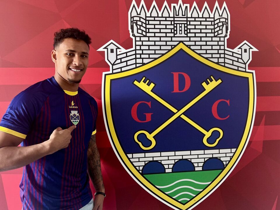 Reinaldo reforça o Chaves por empréstimo do Santa Clara