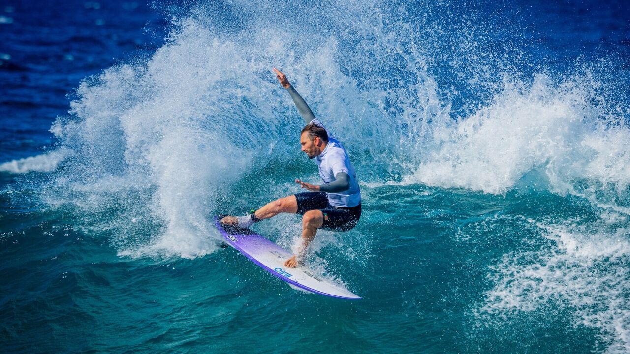 Frederico Morais avança no Ballito Pro, na África do Sul, com boa performance