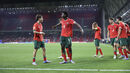 Jogadores portugueses fazem a festa durante a final com a França
