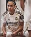 Real Madrid apresenta camisola para 2025-26
