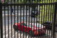 Tesla estacionado junto à Casa Branca