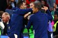 Equipa celebra unida após jogo