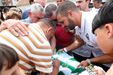 Rui Borges recebe homenagem em Mirandela e autografa camisolas.