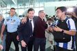 Adeptos apoiaram dragões na partida para os EUA