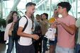 Adeptos apoiaram dragões na partida para os EUA