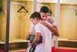 Abraço entre Diego Rodrigues e Víctor Gómez