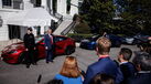 Trump e Musk com o Tesla em frente à Casa Branca