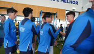 Campeões da Europa pelos sub-17 recebidos pela equipa principal do FC Porto no Olival