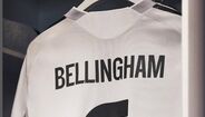 Bellingham vestirá a camisola número 5 pelo Real Madrid