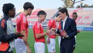 Benfica homenageia campeões europeus de sub-17 no Seixal.
