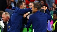 Equipa celebra unida após jogo
