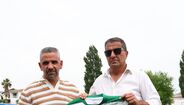 Rui Borges recebe homenagem em Mirandela com camisola do Sporting assinada