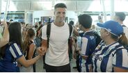 Adeptos apoiaram dragões na partida para os EUA