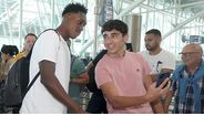 Adeptos apoiaram dragões na partida para os EUA