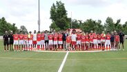 A foto de grupo na inauguração da Benfica Residential Academy