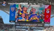 Maxi Araújo apoia Belmonte no jogo Boca Juniors-Benfica, em Miami