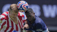 Alexander Sorloth (Atletico Madrid) e Willian Pacho (PSG) 