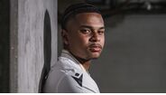 Noah Saviolo renova contrato com o V. Guimarães até 2028