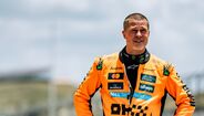 Brad Pitt testa McLaren no Circuito das Américas