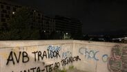 Grafíti com mensagens contra AVB num muro