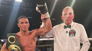 Uisma Lima brilha na África do Sul e continua a ser campeão mundial de IBO