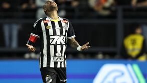 Botafogo de Renato Paiva bate Santos em jogo marcado pela expulsão de Neymar