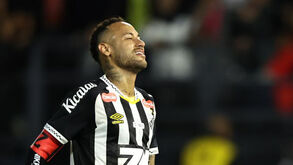 Neymar é expulso em jogo do Santos e 'ataca' no Instagram: «Há árbitros maus, p... que pariu»