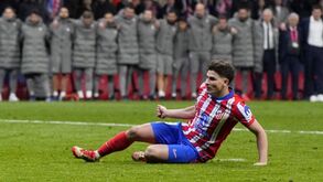 IFAB muda regra após polémico penálti de Julián Alvarez