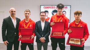 Os campeões com António Salvador e Hugo Vieira