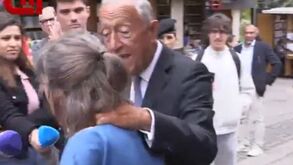 «Não me agarre no pescoço»: ativista pró-Palestina avisa Marcelo Rebelo de Sousa 