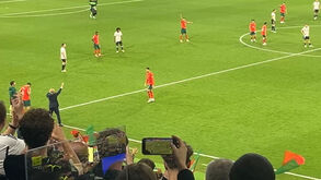 Ronaldo abraçou Martínez no momento da substituição